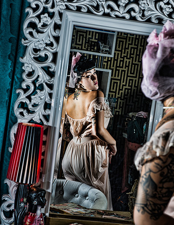 felinainMirror3