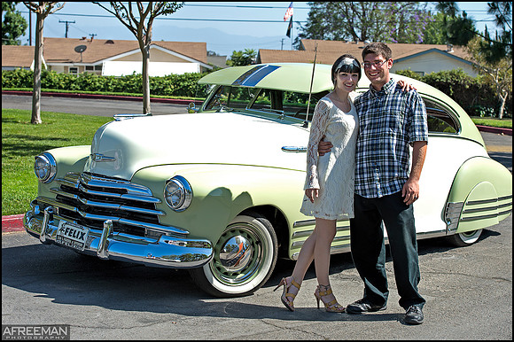couplegreencarLweb (WEB)