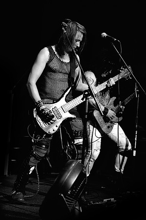 BigHairbandBassBlackWhite