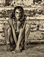 annaMessedUpblackwhite